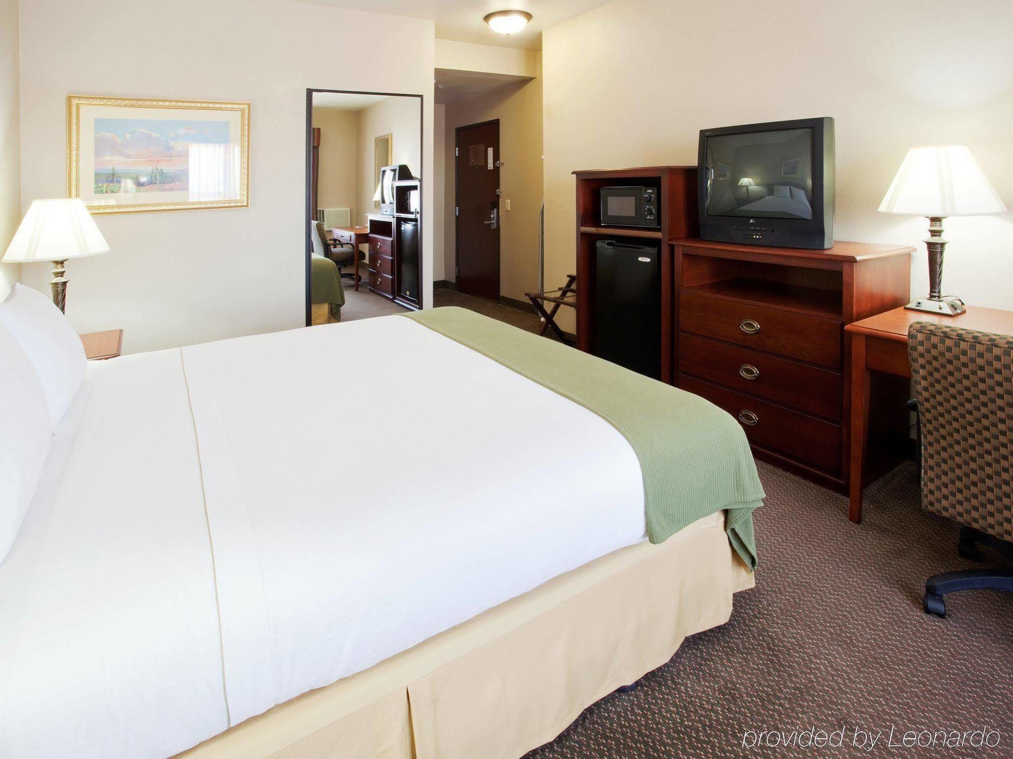 Holiday Inn Express- West Sacramento By Ihg Номер фото